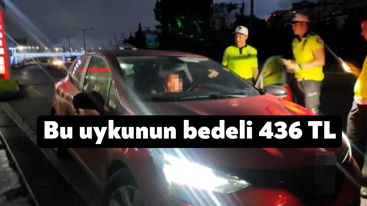 Kocaeli'nin İzmit ilçesinde akaryakıt istasyonun çıkışına park ettiği otomobil içinde