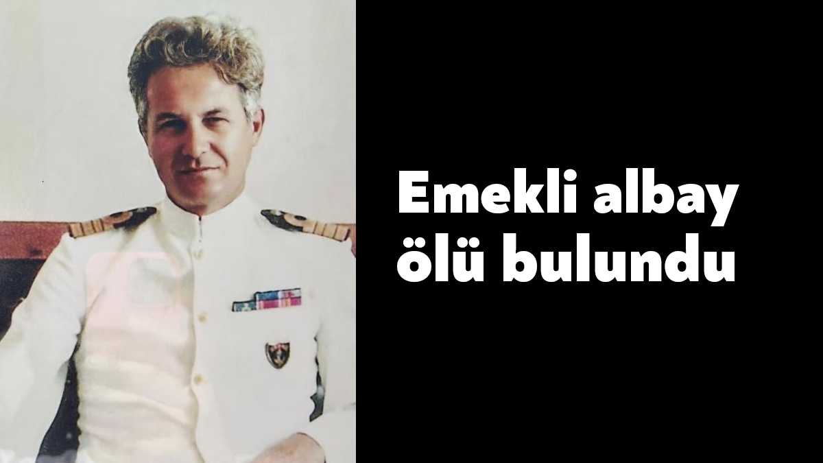 Kocaeli'nin Körfez ilçesinde yaşayan emekli deniz albay Mete Acar evinde