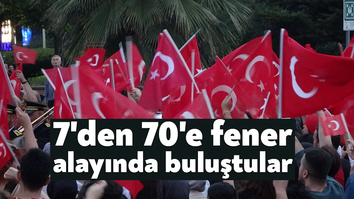 Cumhuriyet Bayramı’nın 100. yıl dönümünde Kocaeli’de fener alayı düzenlendi. 7’den