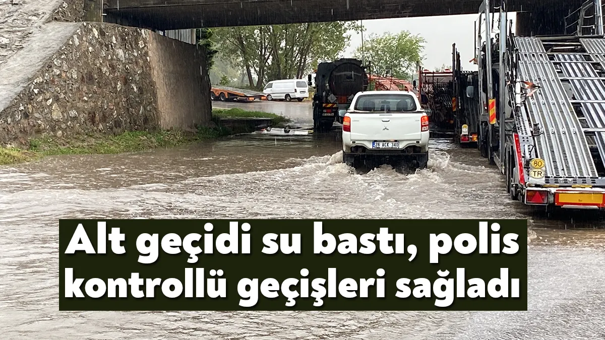 Kocaeli’nin Başiskele ilçesinde etkili olan sağanak sebebiyle D-130 Kullar Köprüsü