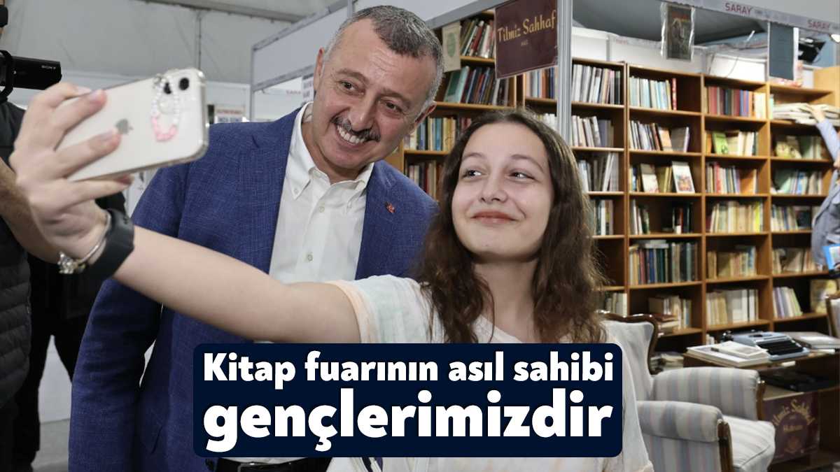 Başkan Büyükakın, 13’üncü kez kapılarını açan Kocaeli Kitap Fuarı’nı ziyaret