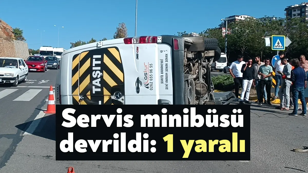 Kocaeli’nin Gebze ilçesinde virajı alamayarak devrilen servis minibüsü sürüklenerek durabildi.