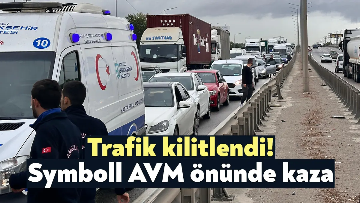 Kocaeli'nin İzmit ilçesinde yağış sonrasında kayganlaşan yolda sürücüsünün direksiyon hakimiyetini