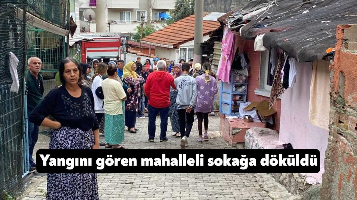 Kocaeli'nin İzmit ilçesinde bir evin çatısında çıkan ufak çaplı yangın