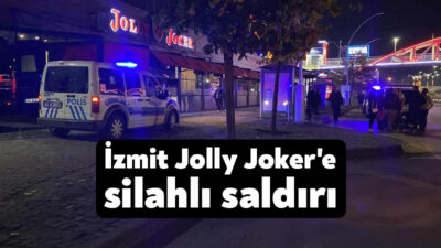 Kocaeli'nin İzmit ilçesinde müzisyen Derya Bedavacı'nın sahne aldığı İzmit Jolly