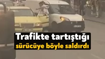Kocaeli'nin Gebze ilçesinde trafikte aracından inen sürücü, tartıştığı diğer sürücüye
