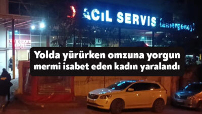 Kocaeli'nin Gebze ilçesinde yolda yürüyen kadın, omzuna yorgun mermi isabet