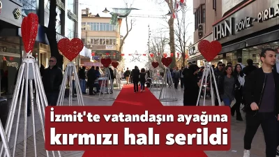 Kendi öz gücüyle ürettiği süslemelerle bu yılbaşında da kenti ışıl