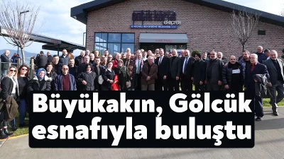 Kocaeli Büyükşehir Belediye Başkanı Tahir Büyükakın, Gölcük’te düzenlenen toplantıda esnaf