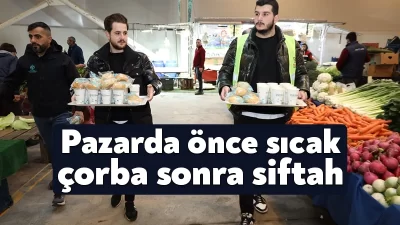 Kocaeli Büyükşehir Belediyesi, sabah erken saatlerde tezgah kuran pazarcı esnafına
