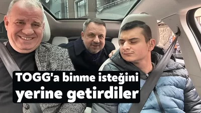 AK Parti İzmit İlçe Başkanı Halil Güngör Dokuzlar, görme engelli