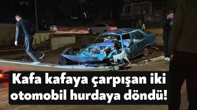 Kocaeli'nin Kartepe ilçesinde iki otomobilin kafa kafaya çarpıştığı kazada 1'i