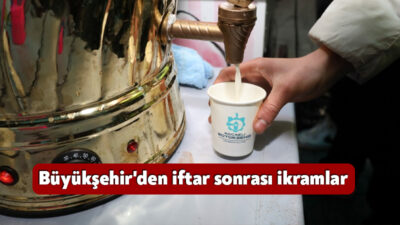 Büyükşehir, İzmit ve Gebze ilçelerinde iftar sonrası vatandaşlara çeşitli ikramların