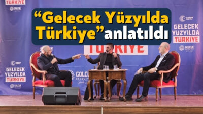 Gölcük Belediyesi tarafından düzenlenen "Gelecek Yüzyılda Türkiye" konulu panele konuşan
