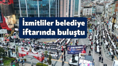 İzmit Belediyesinin halk iftarı belediye meydanında çok sayıda vatandaşın katılımıyla