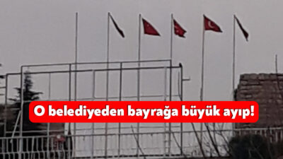 AK Partili Gebze Belediyesi'nin sorumluluğunda olan Eskihisar Kalesi'ndeki Türk bayrakları