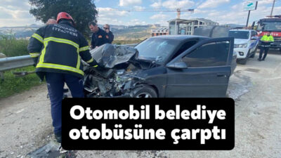 Kocaeli'nin İzmit ilçesinde önünde seyir halinde olan belediye otobüsüne çarpan