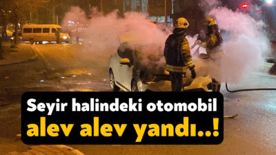 Kocaeli'nin Çayırova ilçesinde seyir halindeki otomobilin motor kısmı alevlere teslim