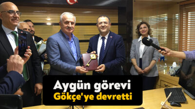CHP'den Derince Belediye Başkanı seçilen Sertif Gökçe, mazbatasını alarak Zeki