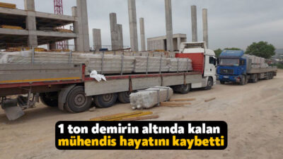 Gebze'de tırdan indirildiği sırada 1 ton ağırlığındaki demirler üzerine düşen