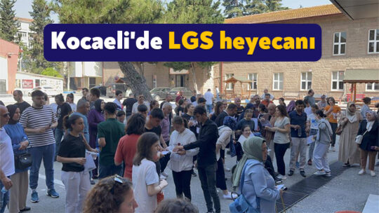 Kocaeli'de binlerce öğrenci lise hayali için sınava girerek salonlarda ter