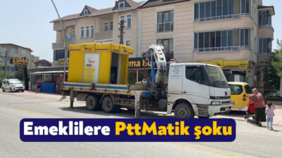 Kocaeli'nin Kartepe ilçesindeki Uzuntarla Mahallesi'nde bulunan PttMatik, PTT tarafından kaldırıldı.
