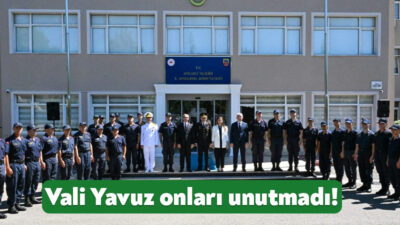 Kocaeli Valisi Seddar Yavuz Kocaeli’deki emniyet güçlerinin Kurban Bayramı’nı kutladı.