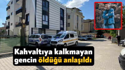 Kocaeli'nin Kartepe ilçesinde 22 yaşındaki genç, kahvaltı için uyandırmaya gelen