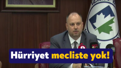 İzmit Belediyesi’nin meclis toplantısı bugün İzmit Belediyesi’nin meclis toplantı salonunda