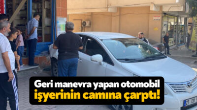 Kocaeli'nin Darıca ilçesinde geri manevra yapan otomobil, park halindeki bir