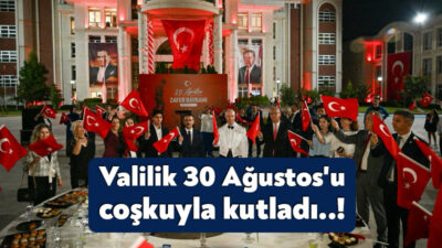 Büyük Zaferimizin  102. yıldönümü münasebetiyle Kocaeli Valisi İlhami Aktaş ve