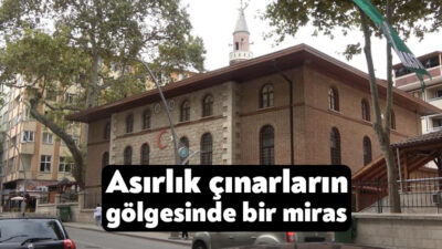 Kocaeli'nin İzmit ilçesinde yer alan 'Çınarlı Cami', hem tarihi geçmişi
