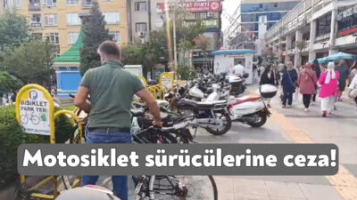 Kocaeli'nin İzmit ilçesinde yayalara ayrılmış alanda motosiklet kullanan ve park