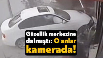 Kocaeli'nin Darıca ilçesinde kayarak gelen otomobil güzellik merkezine daldı. Kapının