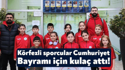 Cumhuriyet Bayramı kutlama etkinlikleri kapsamında düzenlenen teşvik amaçlı yüzme şenliği