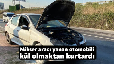 Kocaeli'nin Kartepe ilçesinde seyir halindeki otomobil alev aldı. Bu sırada