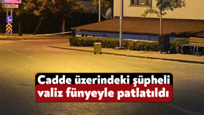Kocaeli'nin İzmit ilçesinde otobüs durağının karşısında bırakılan şüpheli valiz