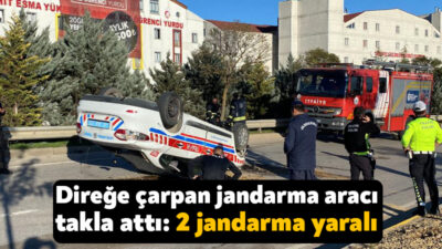 Kocaeli'nin İzmit ilçesinde aydınlatma direğine çarpan jandarma trafik aracı, yaklaşık
