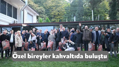 Kartepe'de özel bireyler evlerinden alınarak kahvaltıya götürüldü. Sıcak bir