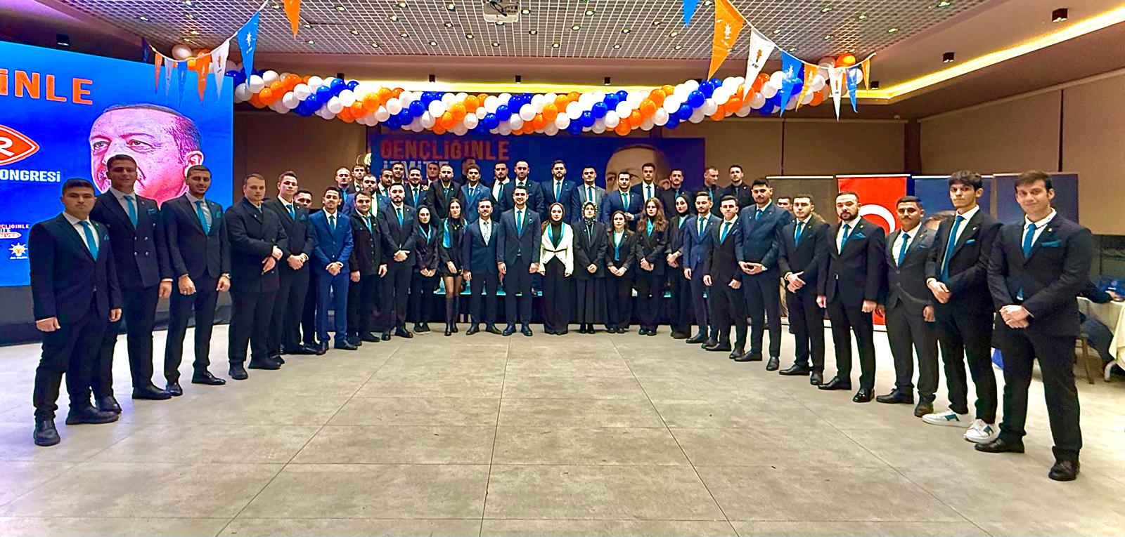 AK Parti Izmitte genclerin yeni baskani o isim oldu5