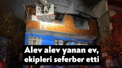 Kocaeli'nin İzmit ilçesinde bir binanın üçüncü katında çıkan yangın itfaiye