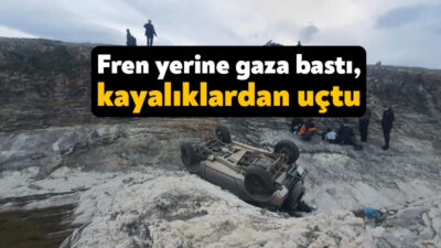 Kocaeli'nin Kandıra ilçesinde sürücüsünün fren yerine gaza bastığı otomobil kayalıklardan