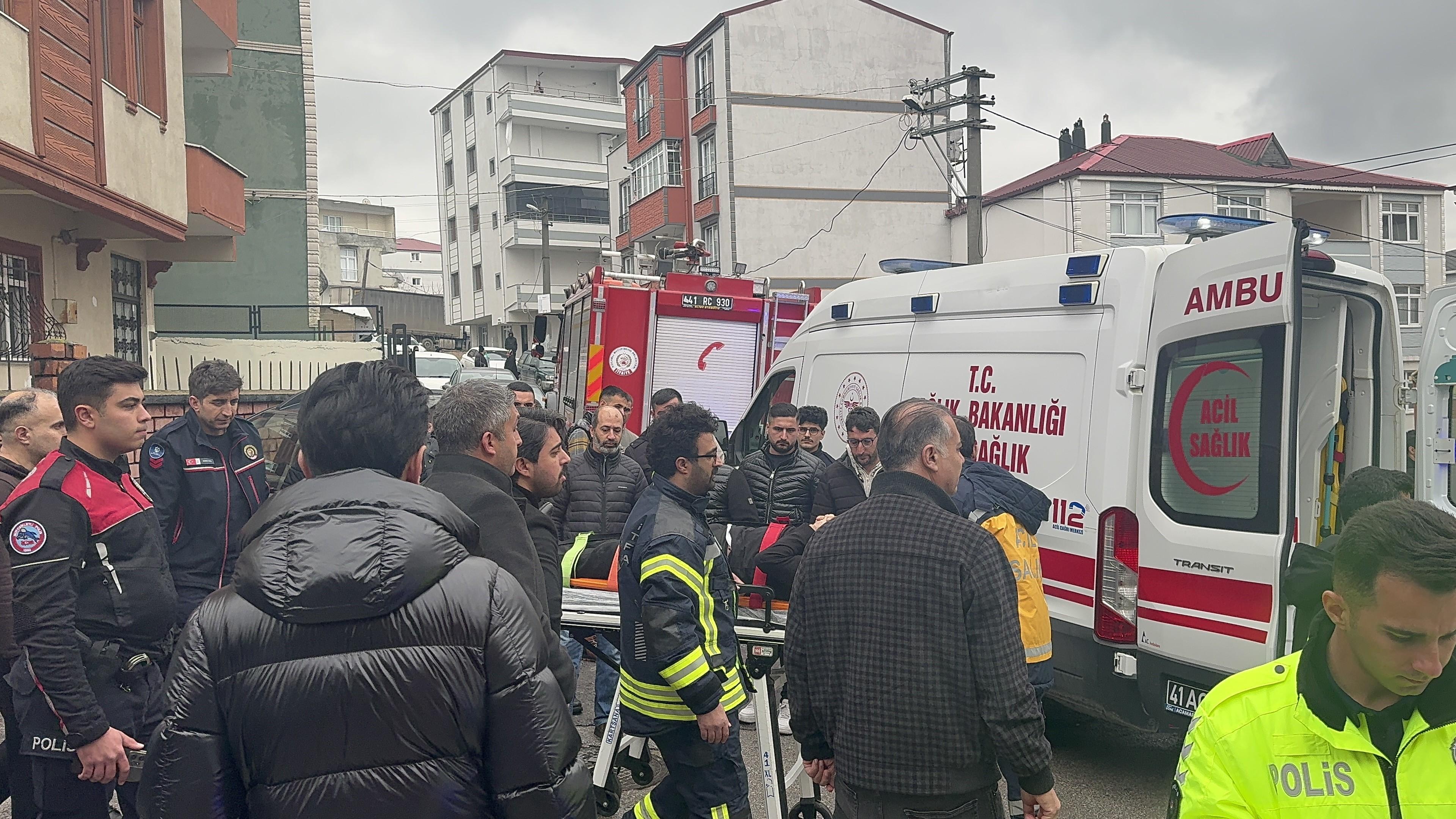 Freni bosalan otomobil binanin duvarina carpti5
