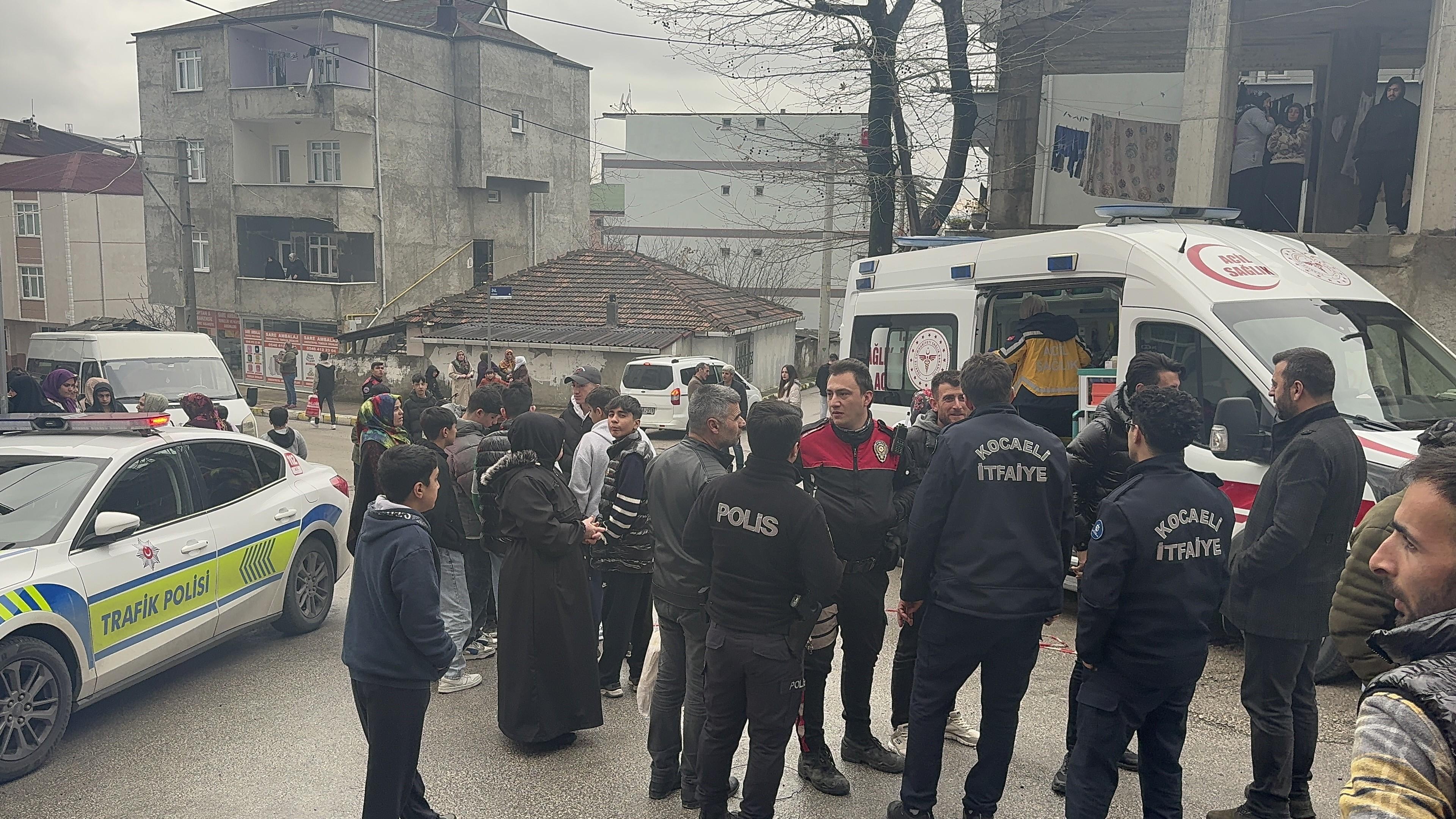 Freni bosalan otomobil binanin duvarina carpti7