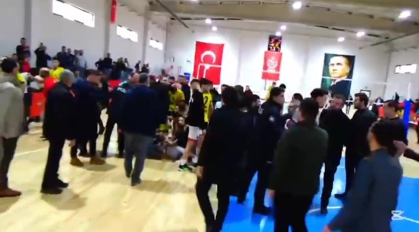 Golcuklu sporculara cirkin saldiri 3 sporcu yaralandi7