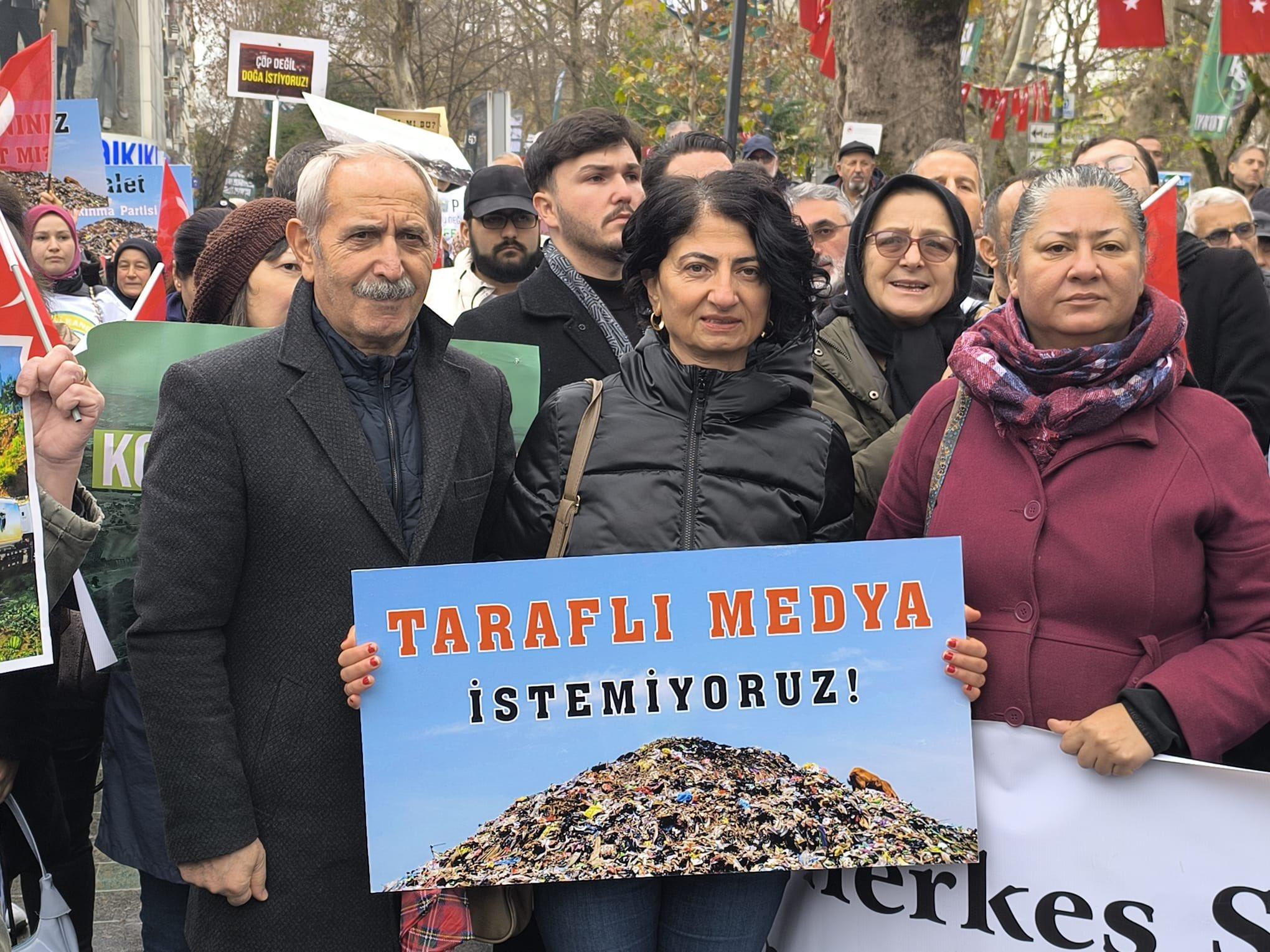 Kandiralilardan cop tesisine karsi Izmitte eylem0