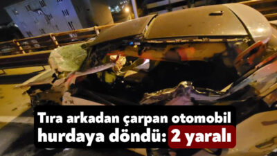 Kocaeli'nin Gebze ilçesinde sabaha karşı tıra arkadan çarpan otomobil kullanılamaz