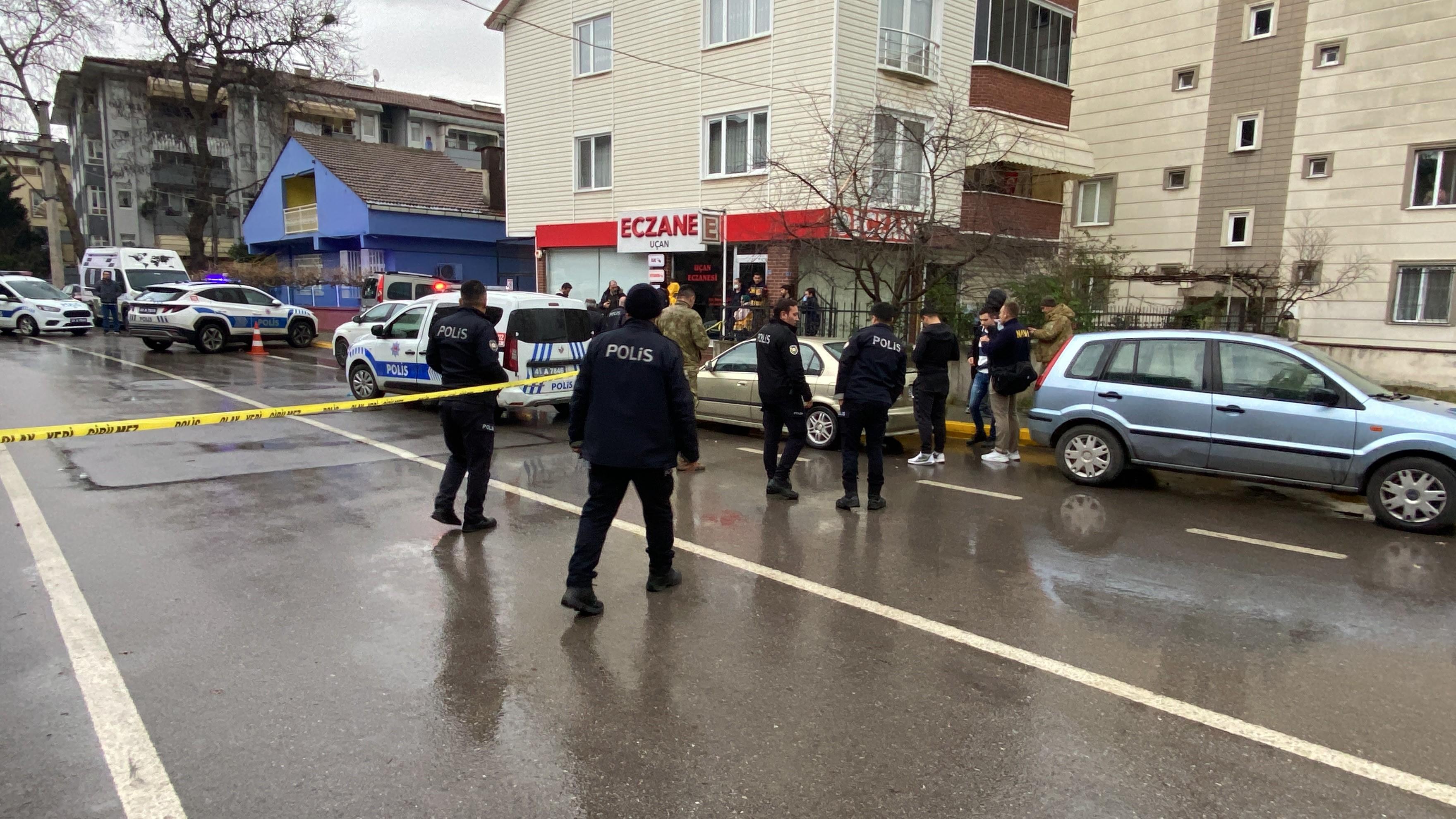 Uzman cavus sokak ortasinda hayatina son verdi