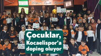 Trendyol 1. Lig'in lideri Kocaelispor'da futbolcuların okullarda çocuklarla buluşmaları sürüyor.