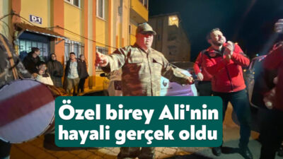 Kocaeli'de yaşayan özel birey ve depremzede Ali'nin asker olma hayali